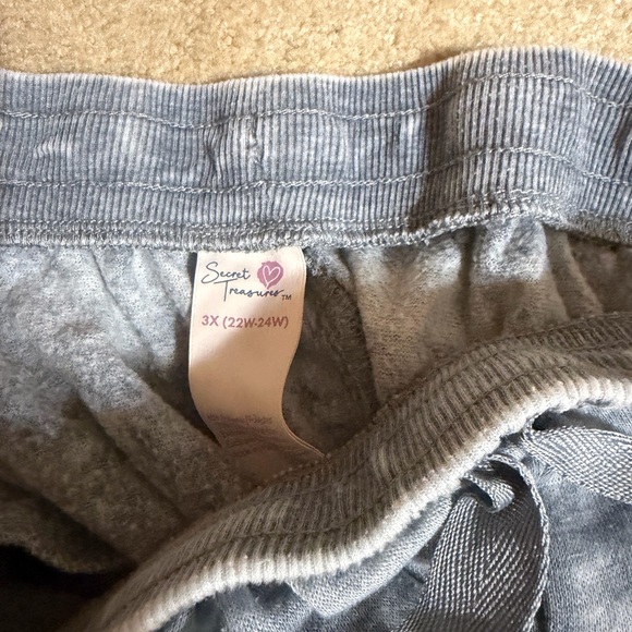 Secret Treasures Lounge Set - Picture 6 of 6